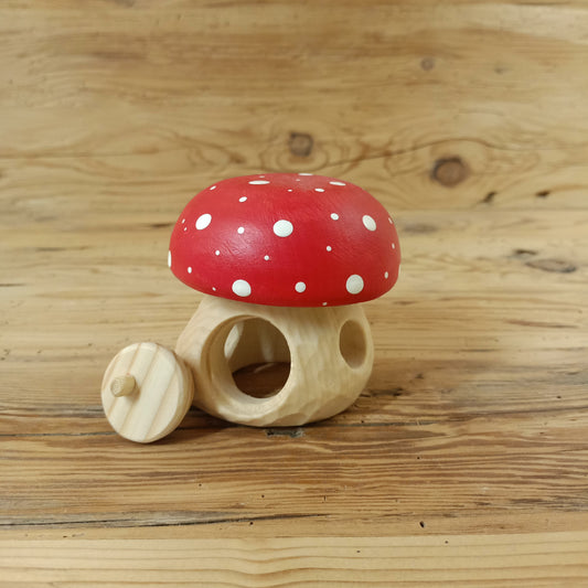 Zwergenhaus (handgeschnitzt) aus Zirbenholz