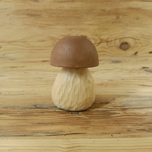 Steinpilz (handgeschnitzt) aus Zirbenholz